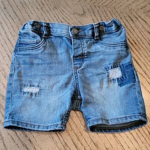 H&M boys 2-3T cute jean shorts 💙